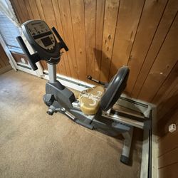 Nautilus Upright Bike