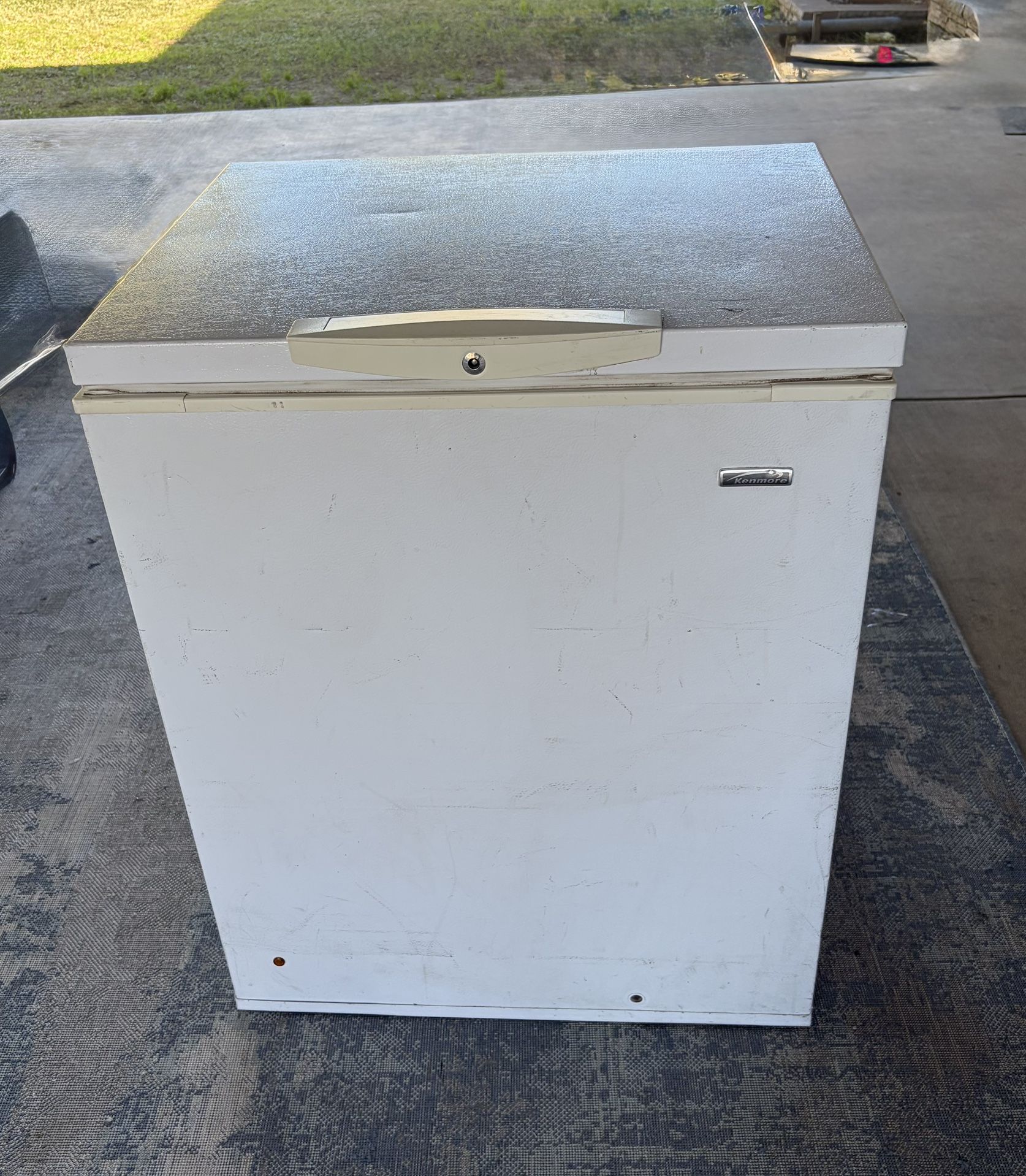 Kenmore Chest Deep Freezer Comes With A Key