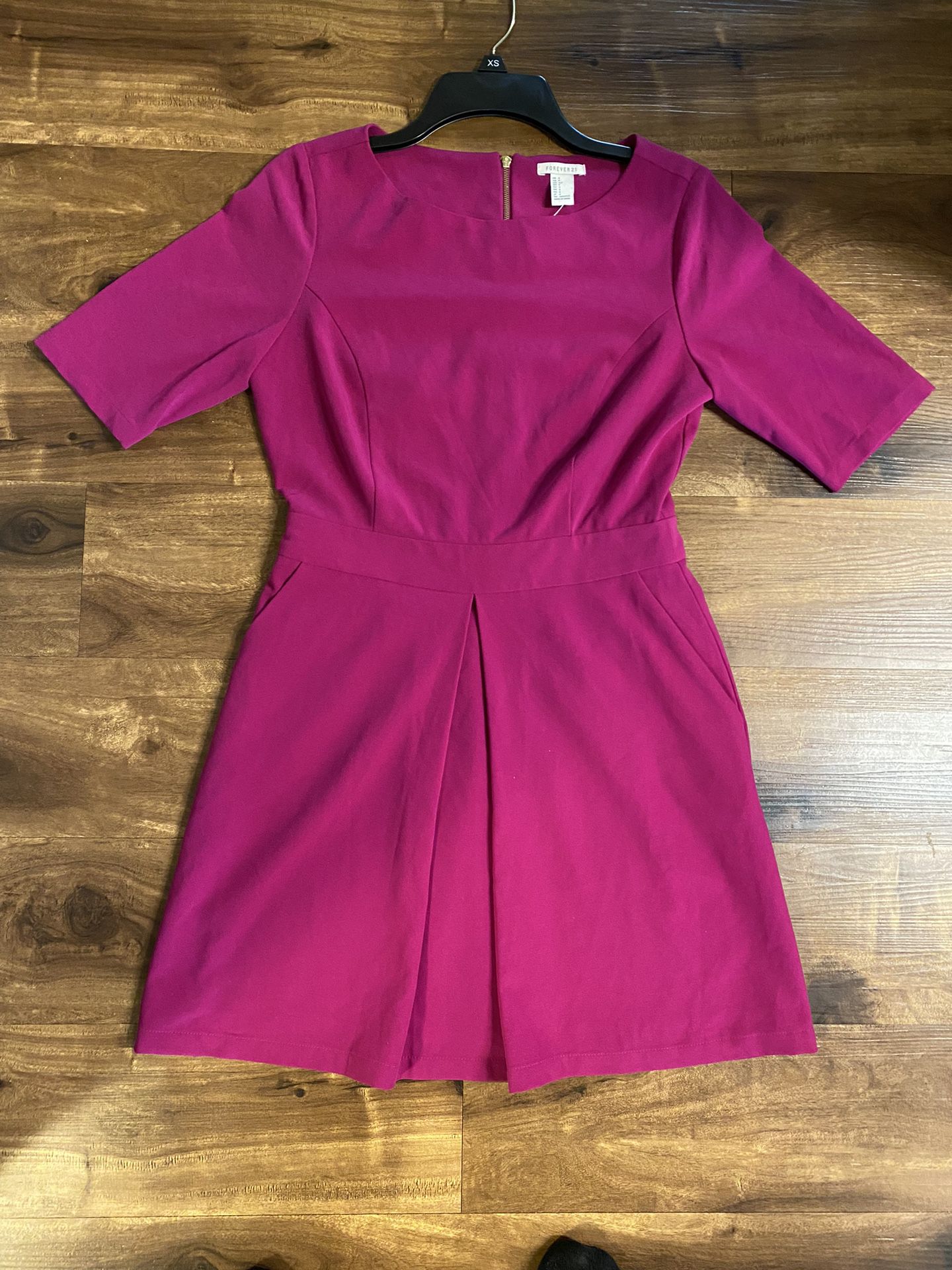 Brand New Woman’s Forever 21 brand Pink Dress Up For Sale 
