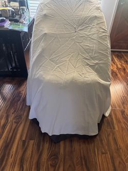 Round table cloth.