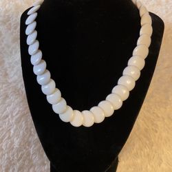 Vintage White Button Necklace(Avon)