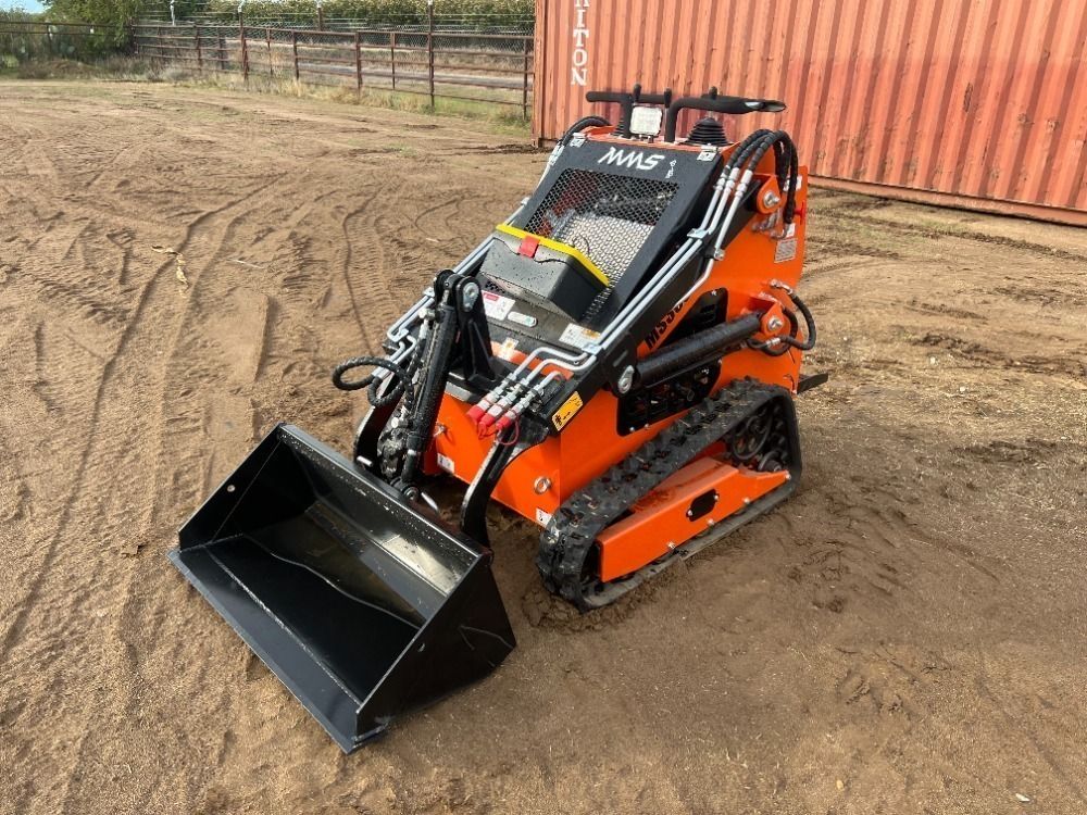 2025 MMS 36C WALK-BEHIND CRAWLER SKIDSTEER LOADER, gp bucket, aux hydraulics. s/n:36CJ2510139 --(LOCATED IN MADERA, CA)--