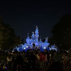 Disneyland Tickets! Super Cheap! 