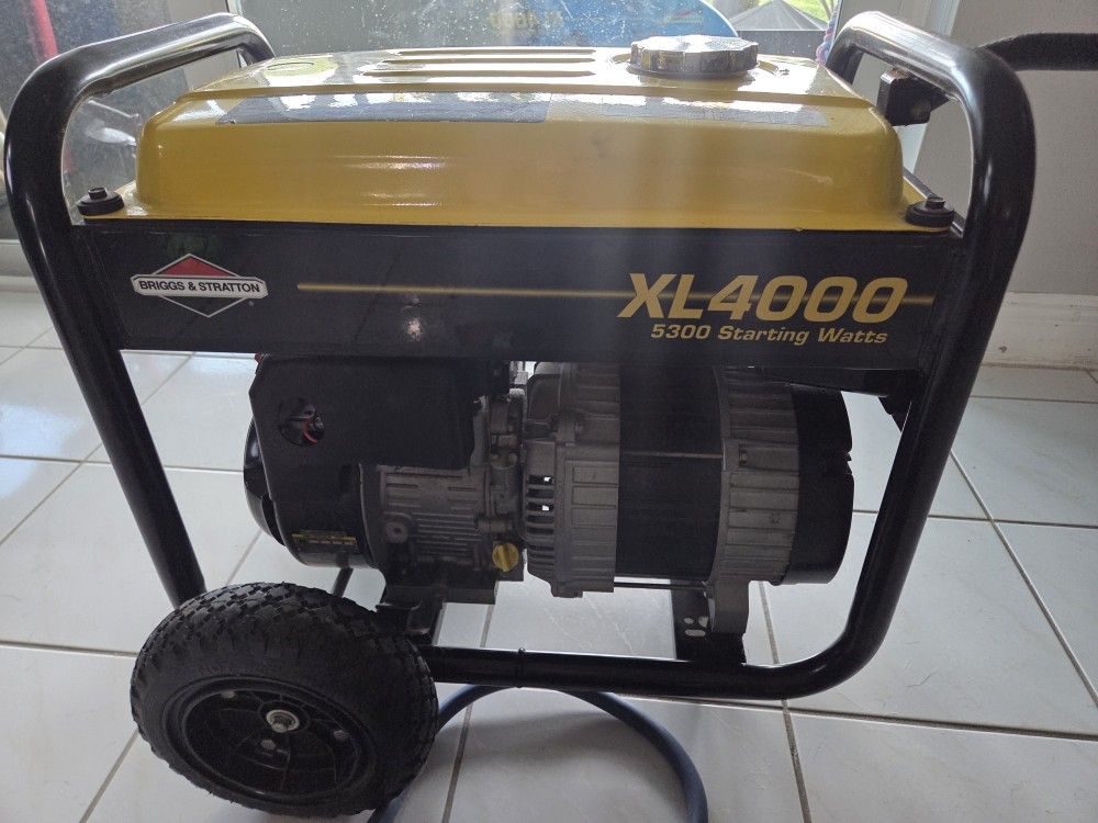 Briggs & Stratton  6.5 HP Gas Generator