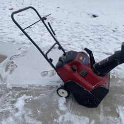 TORO CCR2450 GAS SNOWBLOWER 
