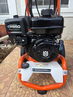 Husqvarna PW3200 gas-powered pressure washer,  3200 max PSI and 2.5 max GPM