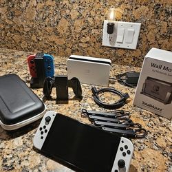 Nintendo Switch OLED WITH ACCESSORIES