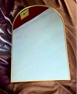 BRUSHED BRASS ARCHED MIRROR