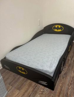 Toddler’s Bed And Mattress 