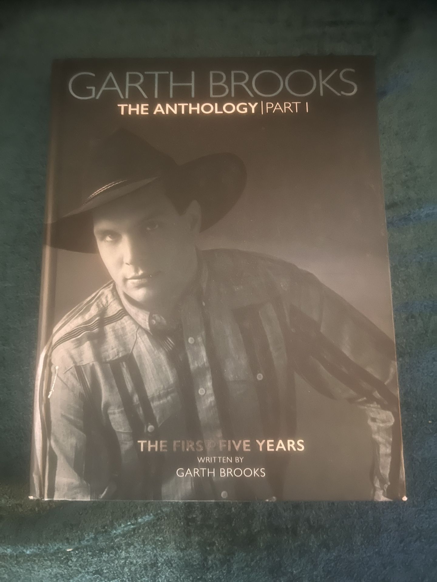 Garth Brooks Anthology Part 1 : Limited Edition , Hardcover 239 pg. Book + 5 CD’s