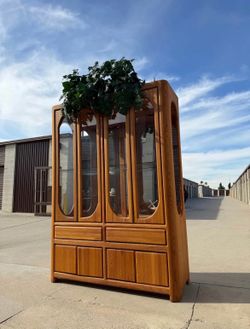1980s Vintage Postmodern solid oak china buffet