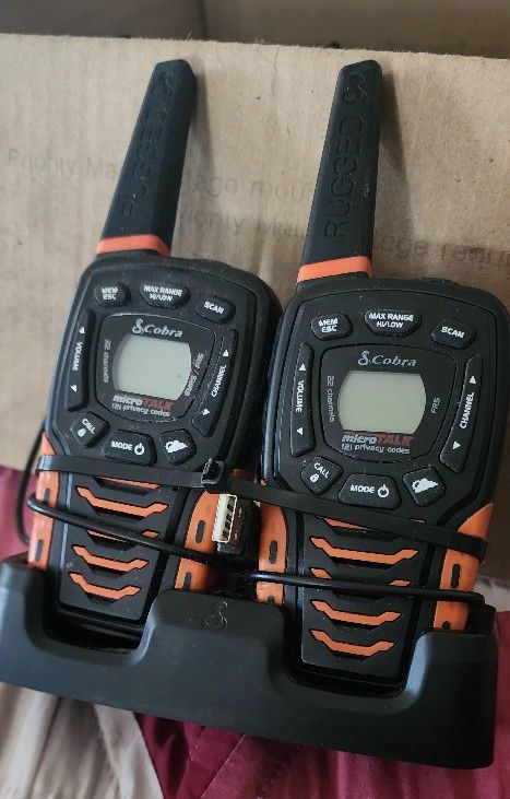 Cobra ACXT645 Waterproof Walkie Talkies