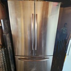 Samsung Refrigerator 3 Year-old 