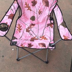 Pink Camo Folding Lawn Camp Chair - holds up to 221 pounds, steel frame, 1cupholders, Comes with a TOTE carrying case
