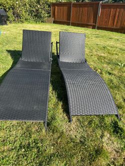2 Black Wicker Outdoor Lounge Chairs. Read description 1st