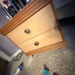 QUEEN BED SET INCLUDING FRAME. 