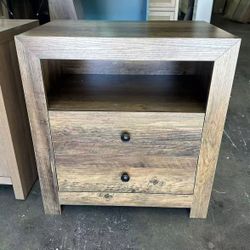 New assembled Farmhouse NightStand with 2 Drawers Storage, Mid-Century Retro End Table, Wide Bedside Night Stand for Bedroom, Easy Assembly (Rustic Br