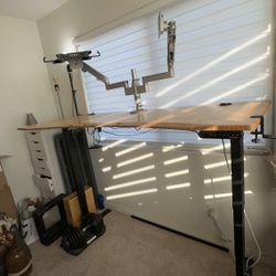 Uplift desk with 3 leg upgrade