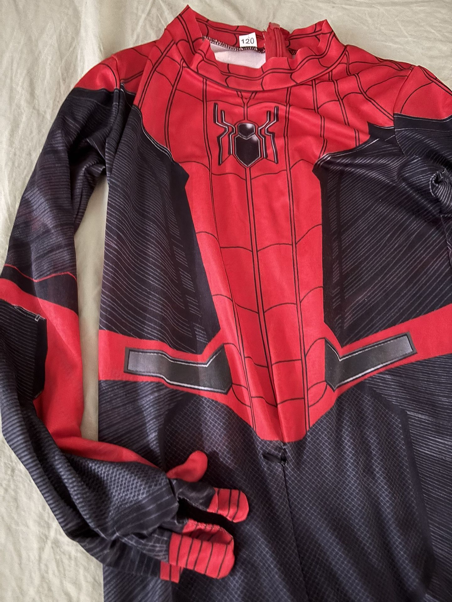 Full Spiderman Halloween costume Kids 6-7 see size in pic