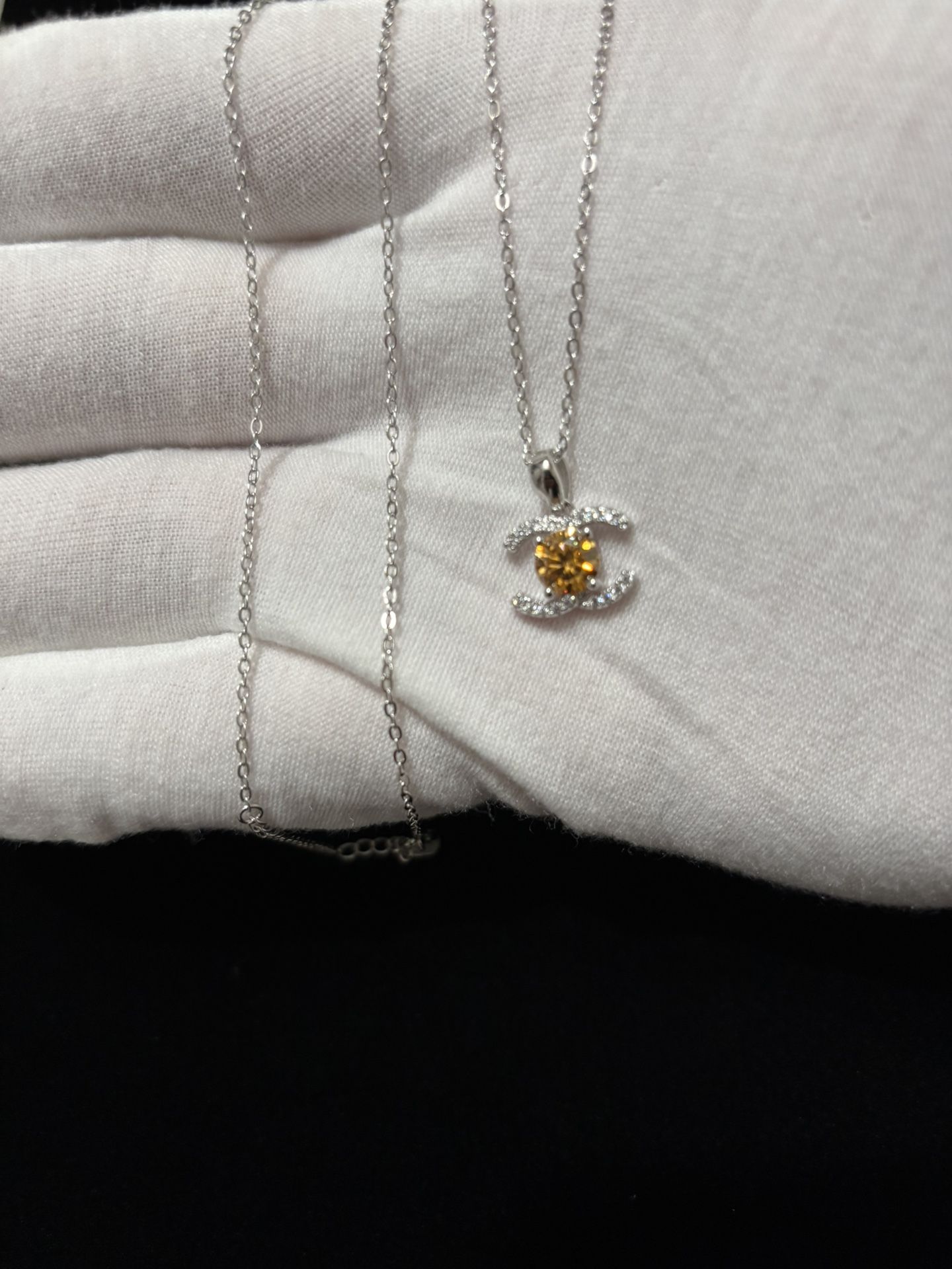 Women’s 925 Sterling Silver Necklace With Moissanite Pendant