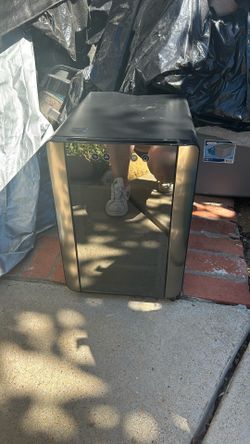 Small Portable Wine Fridge