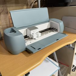 Cricut Explore 4 NEW