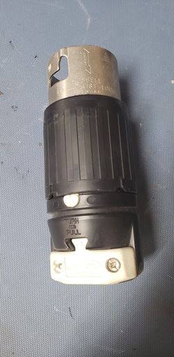 LEVITON CS8365C : #2CD/LOCKING PLUG