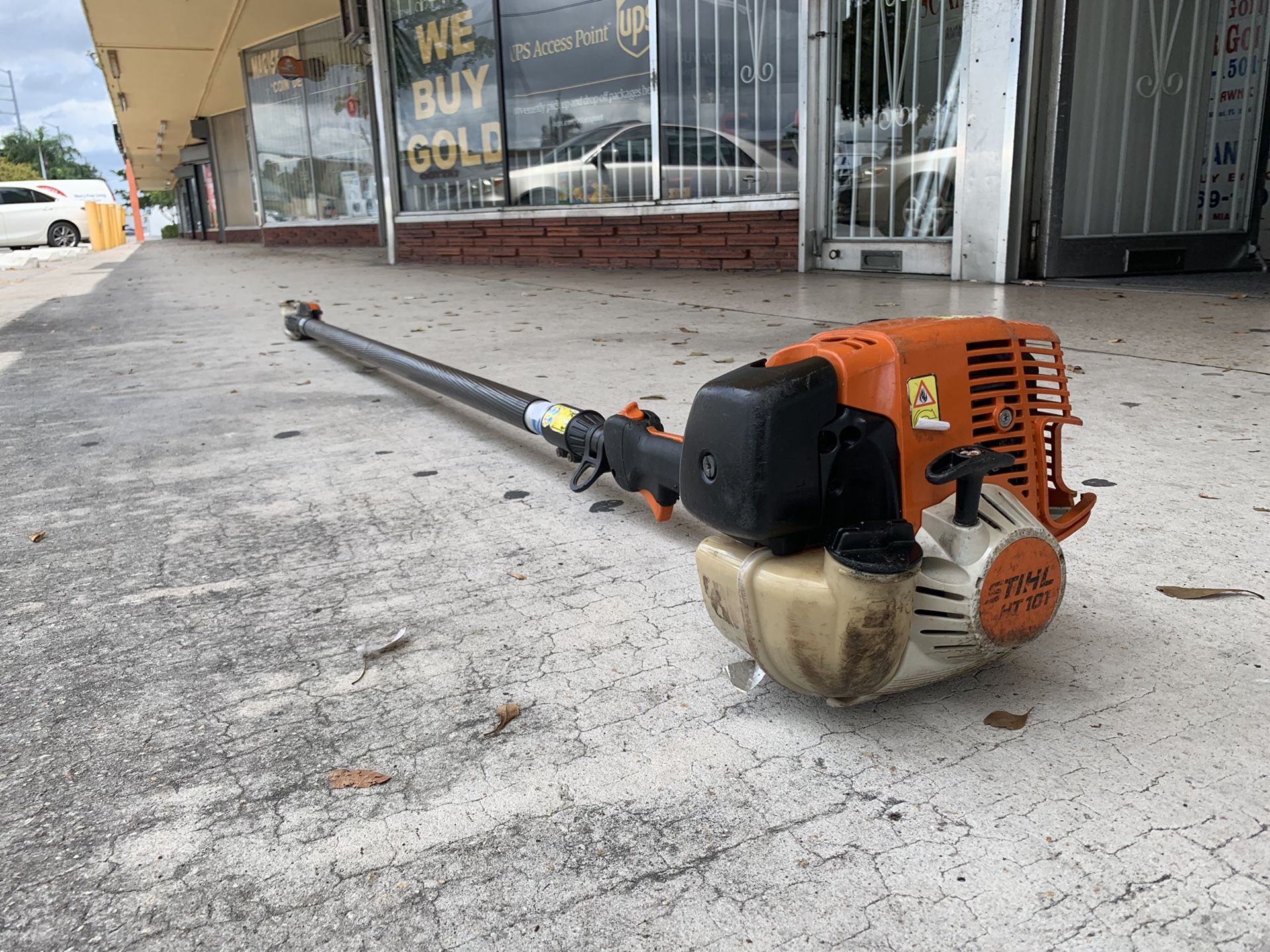 STIHL TELESCOPING POLE SAW CHAINSAW GAS HT101 for Sale in North Miami