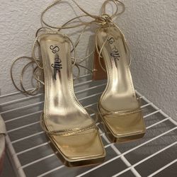 For Ever21 Strap On Heels Size 7