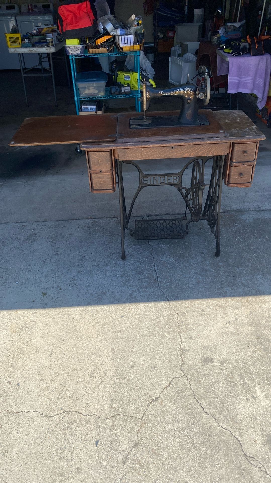 Antique Singer Sewing Machine and Desk .G Series Serial Number $300.00 OBO