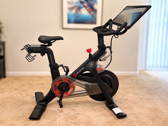 Peloton Bike – Like New! FREE Shoes, Weights & Accessories