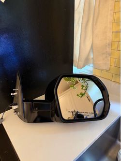 Right Side Mirror