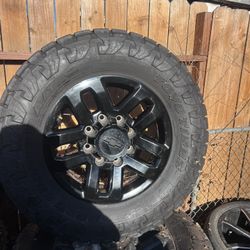 Toyo Tires  33x12.50R18LT