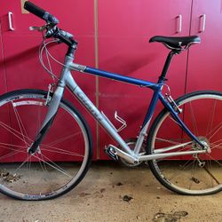 Giant FCR 2 Hybrid Road Bike Commuter - 9 Speed - Very Good Condition 