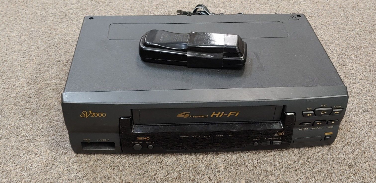 SV200 VCR With Remote