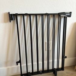 Wide Adjustable Pet Gate / Safety Gate - Fits Openings 26” - 43”