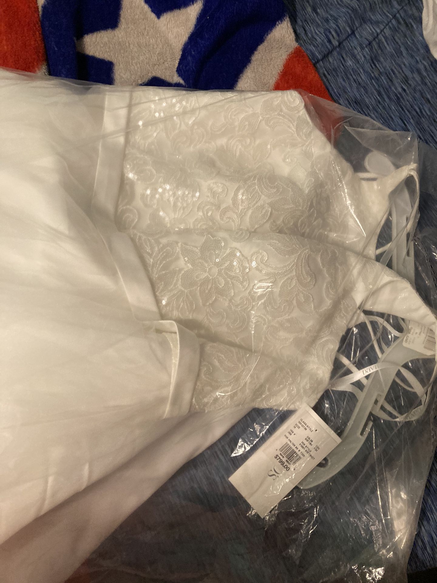 Wedding Dress New 700$ Or OBO
