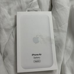 NEW IN BOX Apple iPhone Air MagSafe Battery Pack