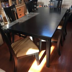 Dinning Table 