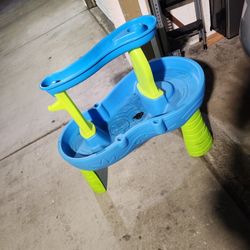 STEP 2 CHILDRENS WATER FOUNTAIN $50