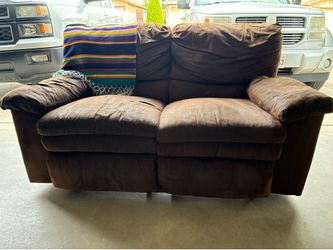 Brown recliner loveseat