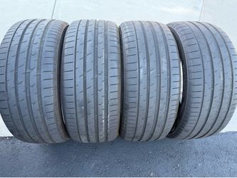 Set of 4 Toyo tires 275/40/22 80%