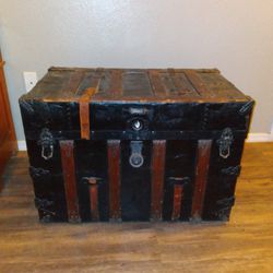 Flat Top Steamer Trunk Would Make A Great Coffee Table With Storage