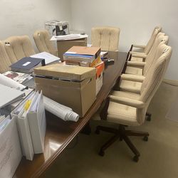 Large Office Conference Table – Seats 6–8