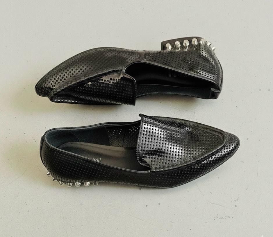 JEFFREY CAMPBELL BARNETT BLACK STUDDED LOAFERS WOMEN’S 8M PERFORATED ❤️