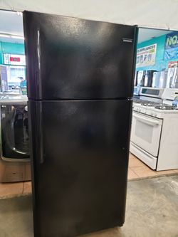 Black refrigerator frigidaire really good condition