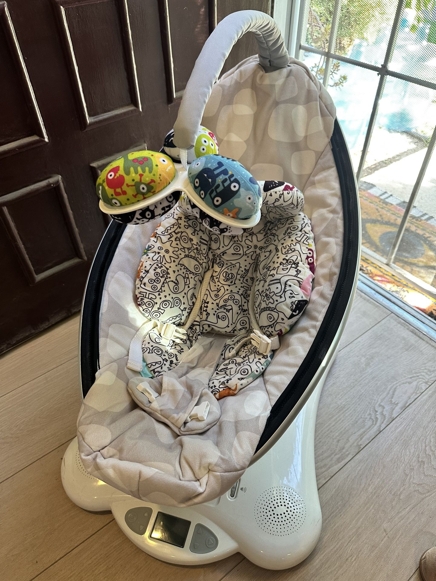 4Moms Mamaroo Swing With Newborn Insert