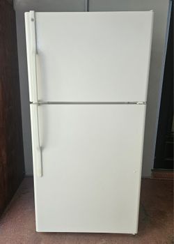 💥🔆❄️GE❄️🔆💥 Bisque Fridge Cooling Perfectly Fine.