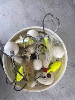 Heavy metal hook fishing baits
