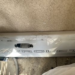 1(contact info removed) Chevy/Gmc Tailgate